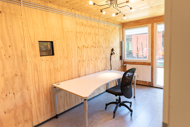 Simples Holzdesign macht die Räume gemütlich
